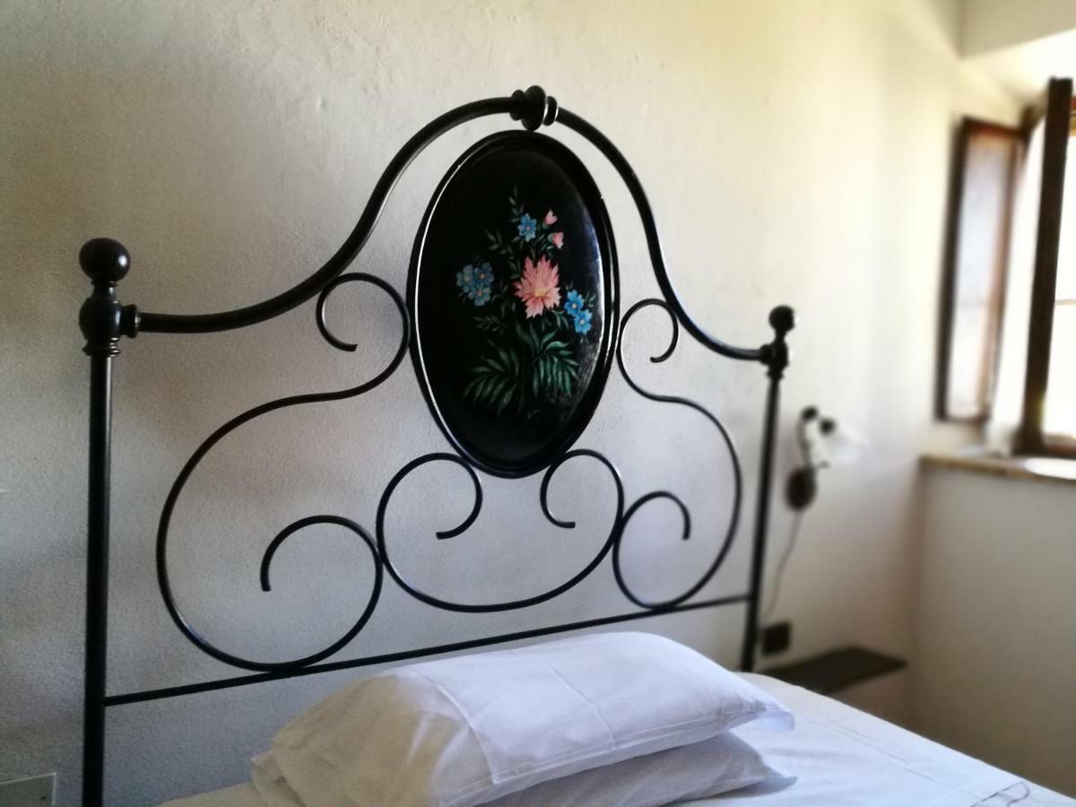 I Castagnini Apartment มอนเตคาตีนี วัล ดิ เชชินา ภายนอก รูปภาพ
